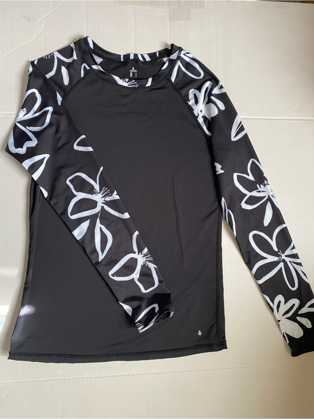 Volcom Black Rash Guard with White Floral Accents Sz L